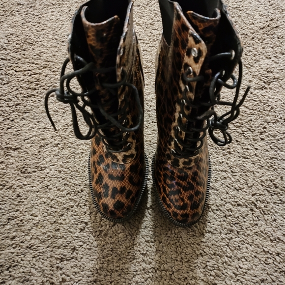 SO ME shiny leopard print ankle chunky heel boots - Picture 2 of 5